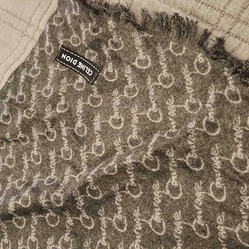 CELINE DION Gray VIP Cashmere Scarf. "Courage" Tour. 70x12.